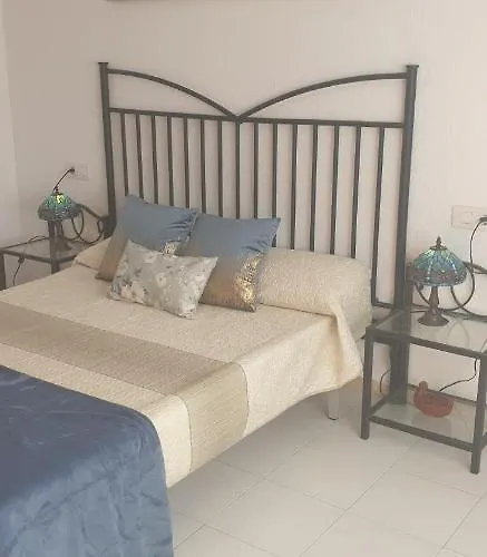 Jardines Canarios 2 * 洛斯克里斯蒂亚诺斯